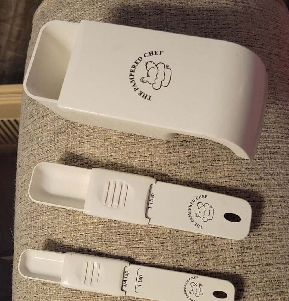 Pampered Chef Adjustable Measuring Cup and Two Sliding Measuring Spoons Set